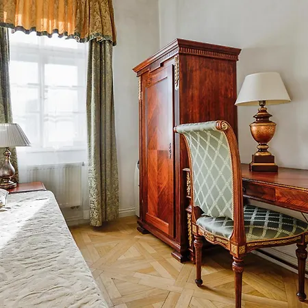 Апарт-отель Boutique Hotel Bijou De Prague 4*